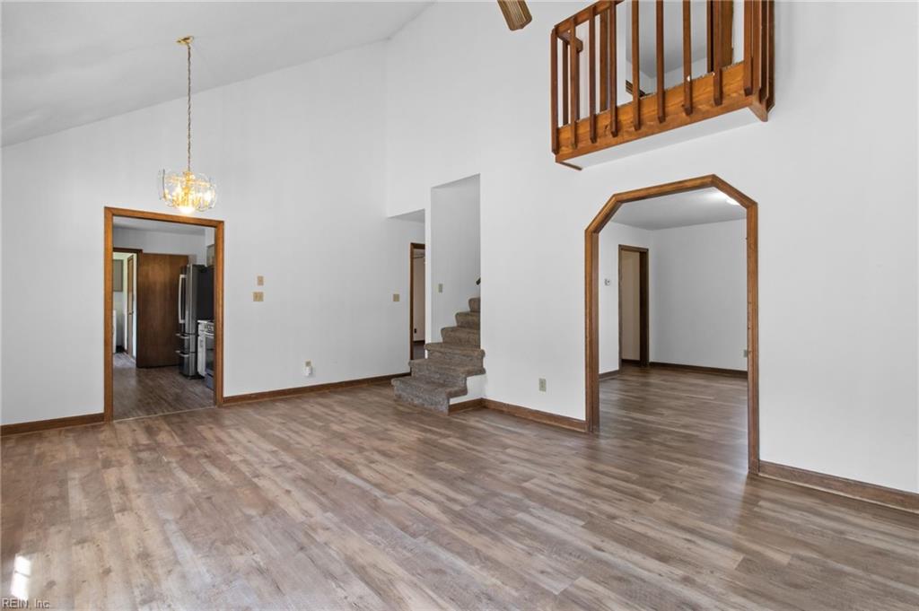 1112 Meadow DR