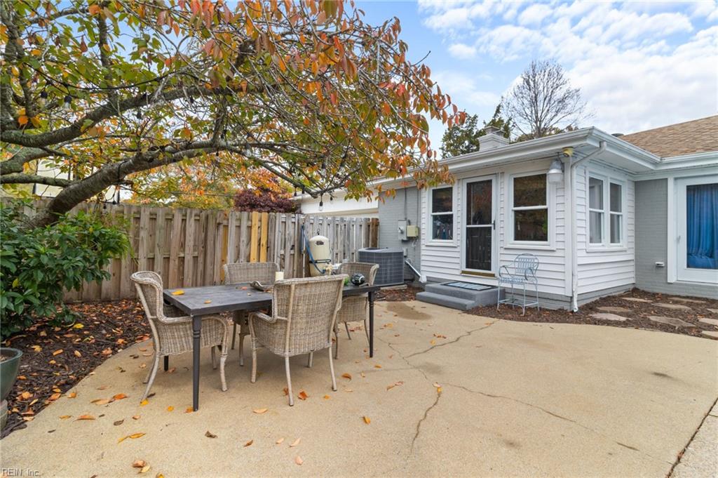 2365 N Wolfsnare DR