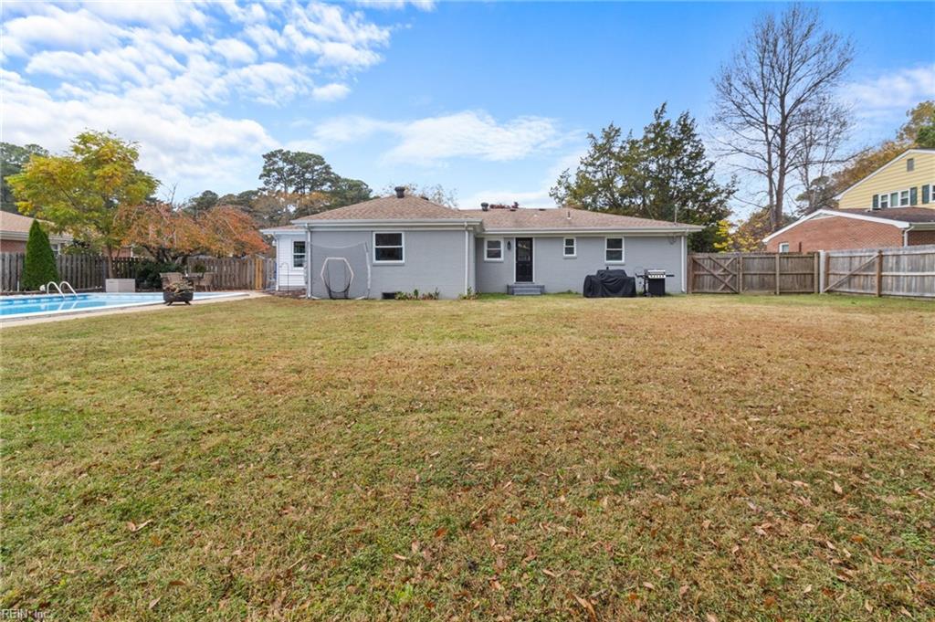2365 N Wolfsnare DR