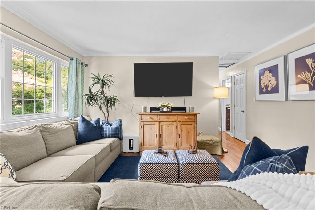 2365 N Wolfsnare DR