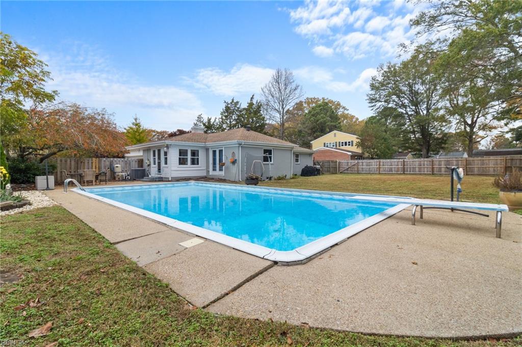 2365 N Wolfsnare DR