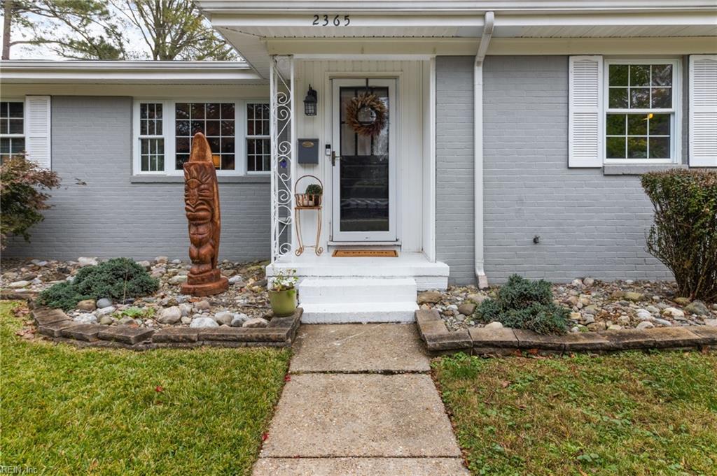 2365 N Wolfsnare DR