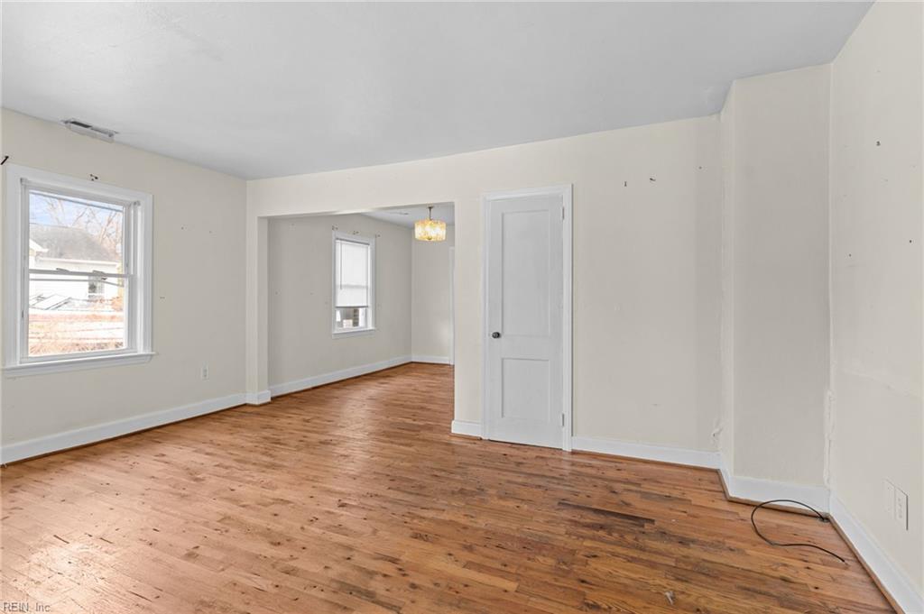 7 Beverly ST