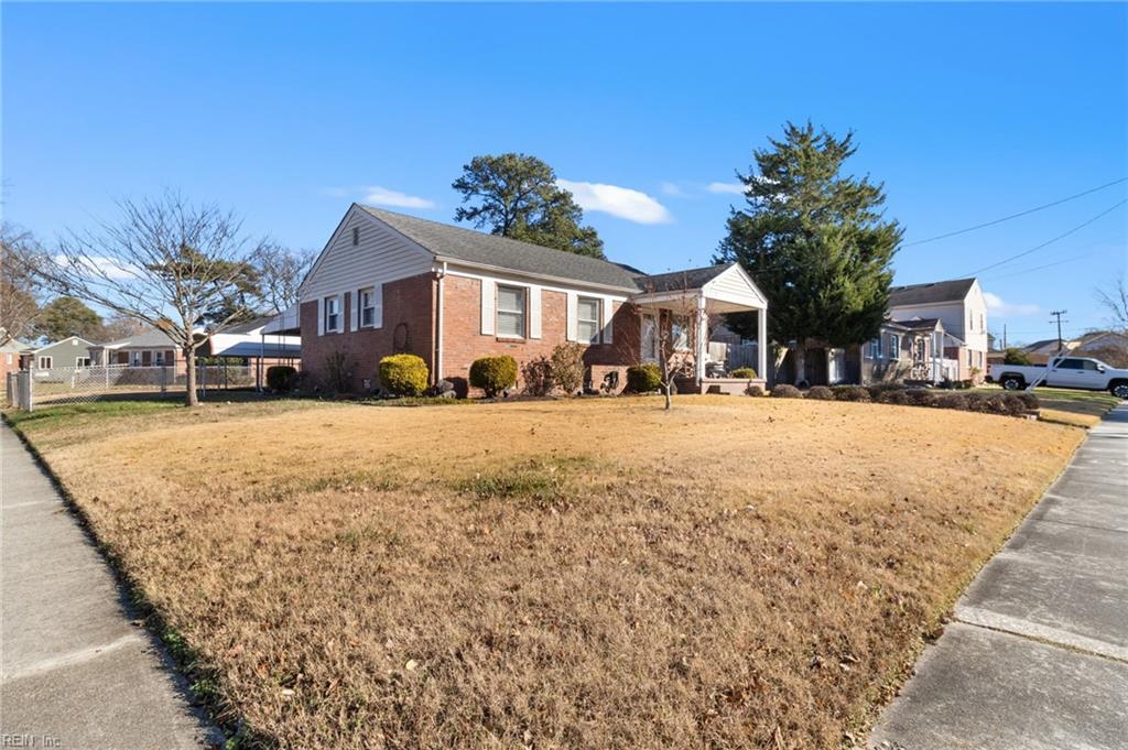 562 Garren AVE