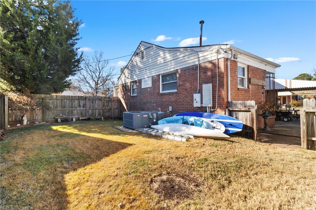 562 Garren AVE