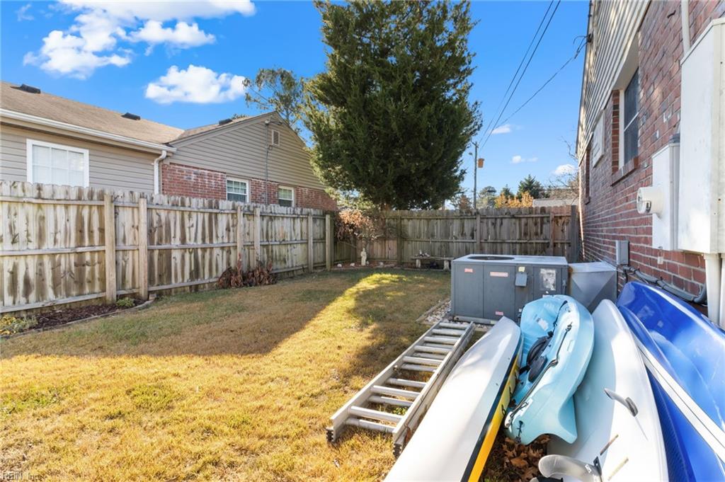562 Garren AVE