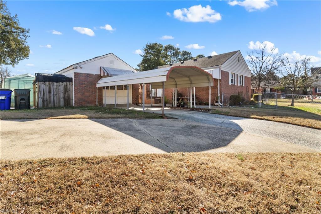 562 Garren AVE
