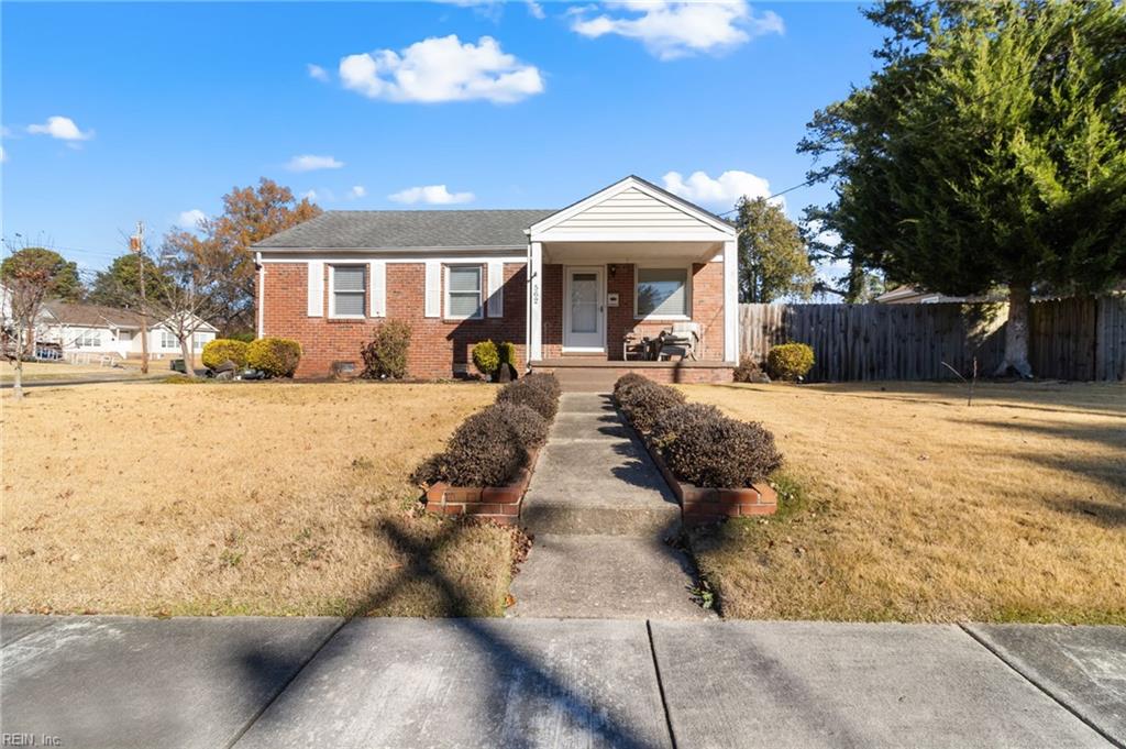 562 Garren AVE