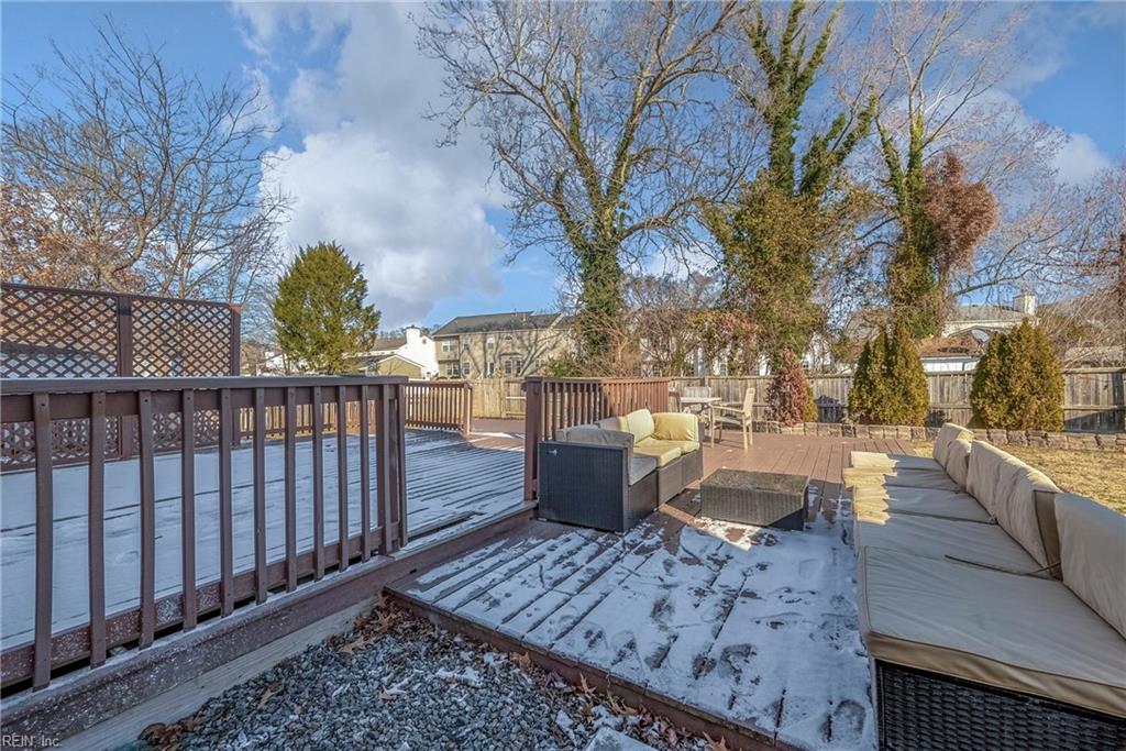 22 Lucas Creek RD