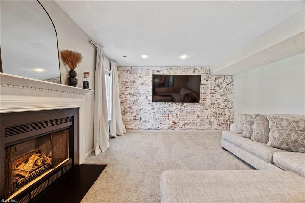 22 Lucas Creek RD