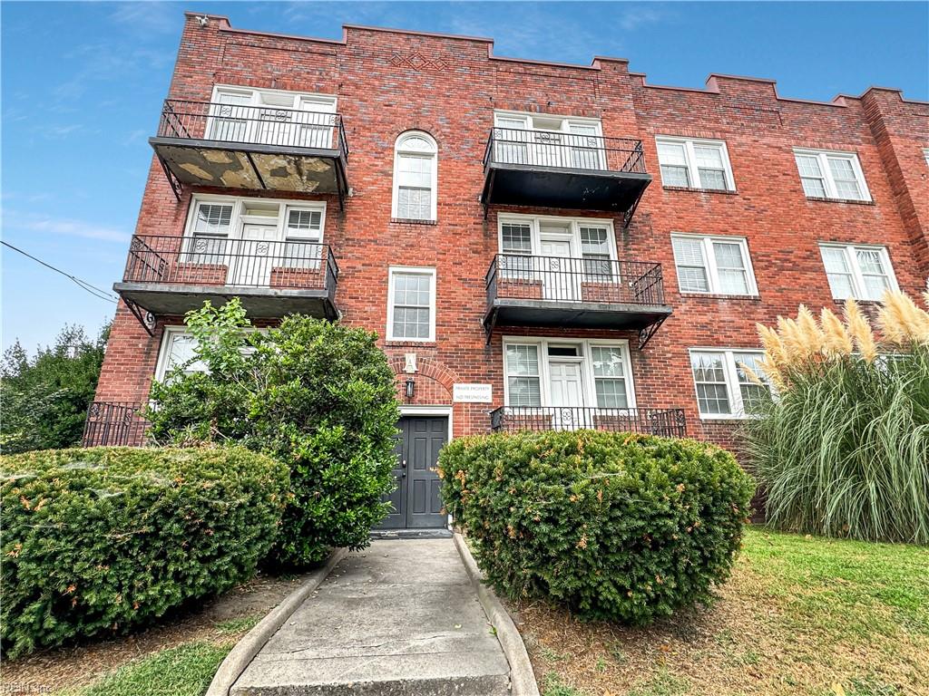 832 Brandon AVE A1