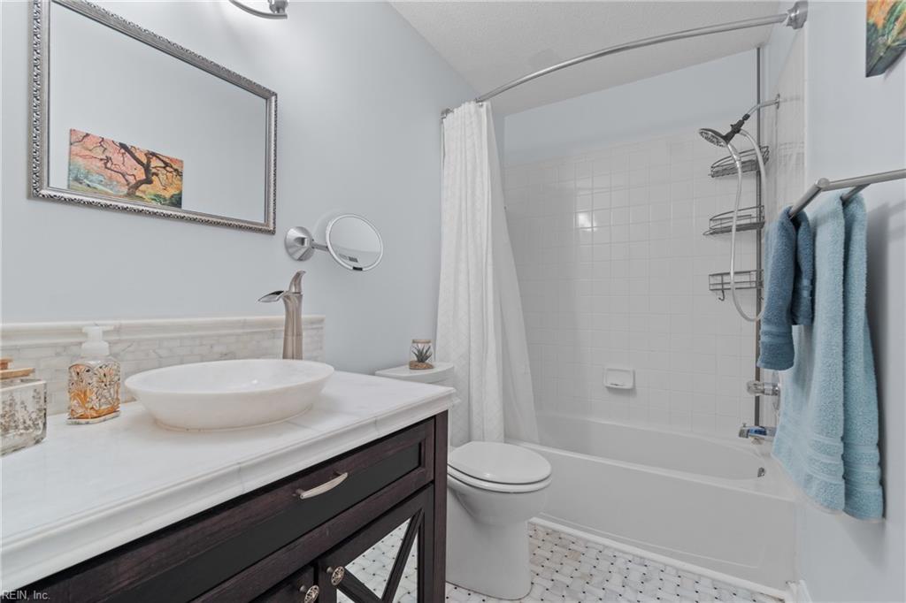 3836 Lasalle DR 107