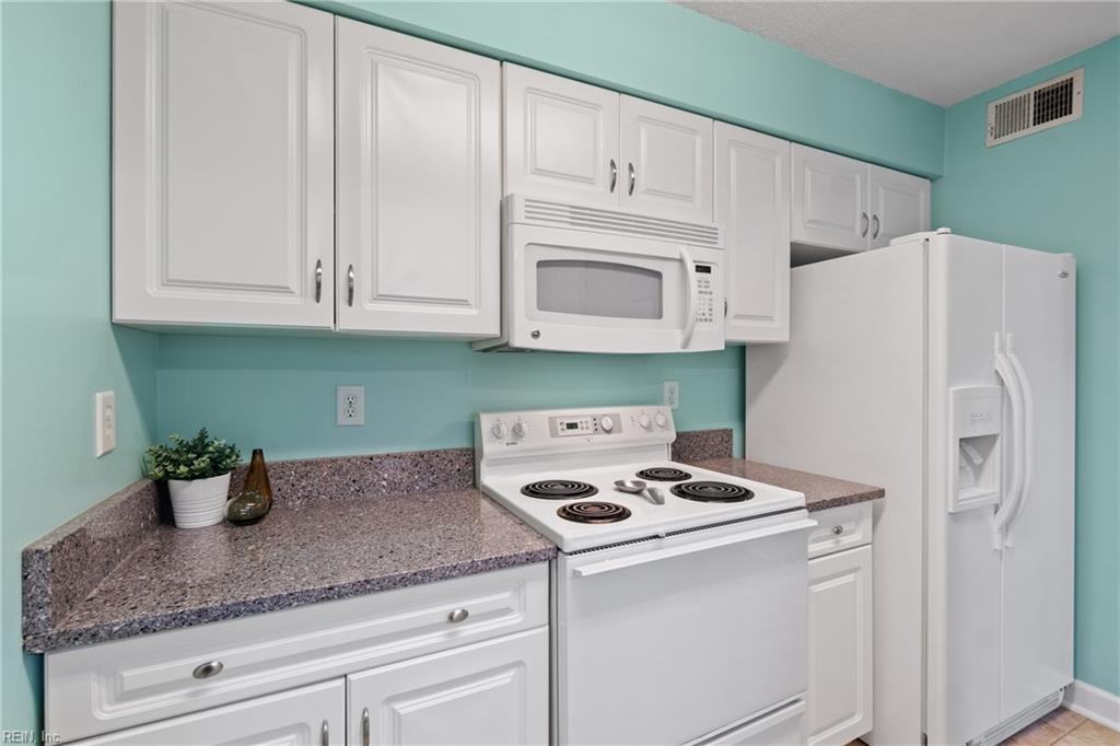3836 Lasalle DR 107