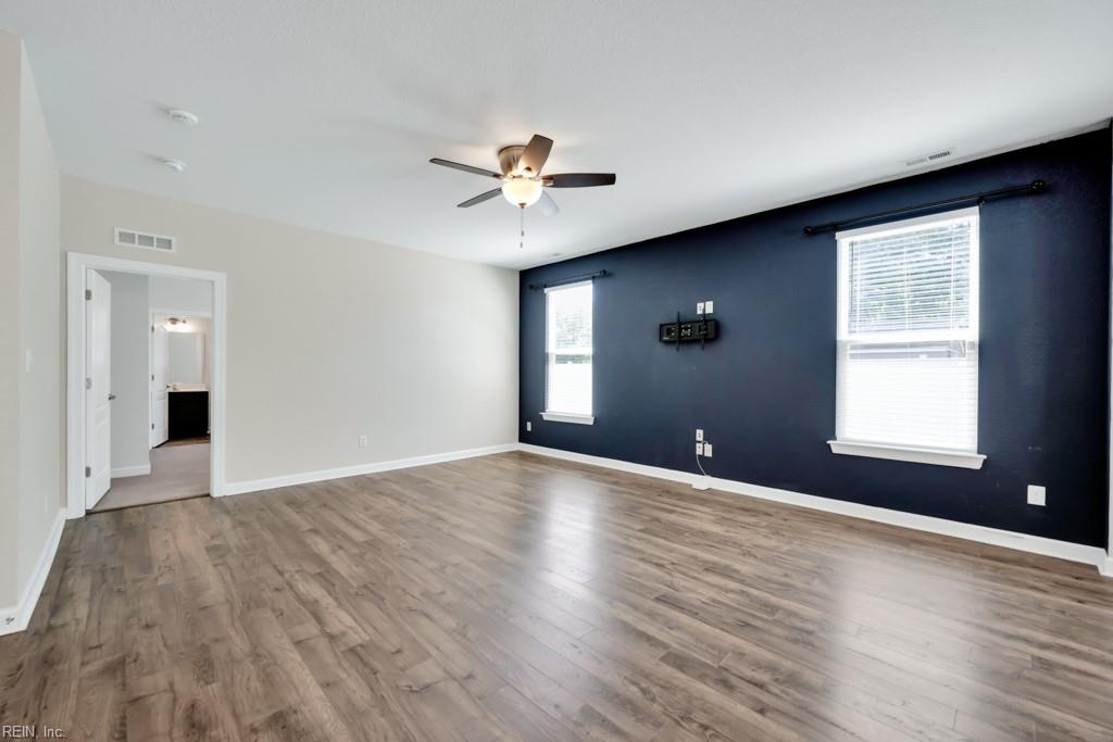 32 E Berkley DR