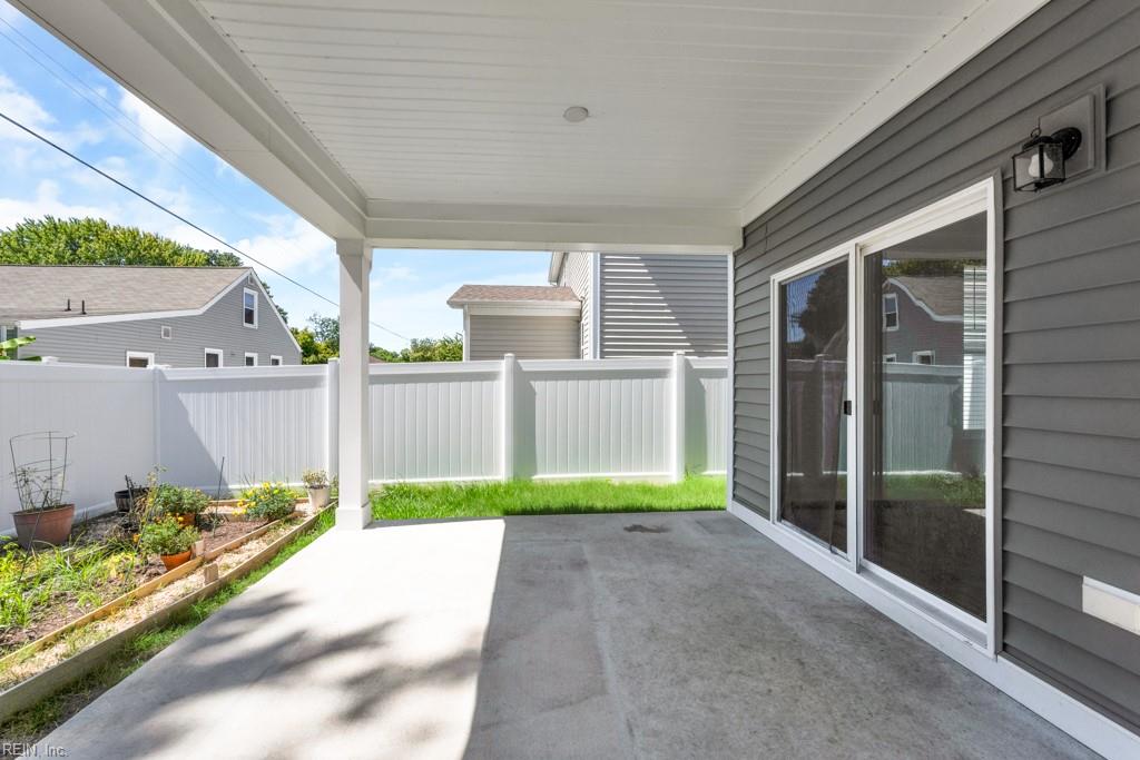 32 E Berkley DR