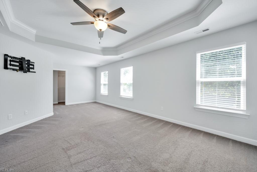 32 E Berkley DR