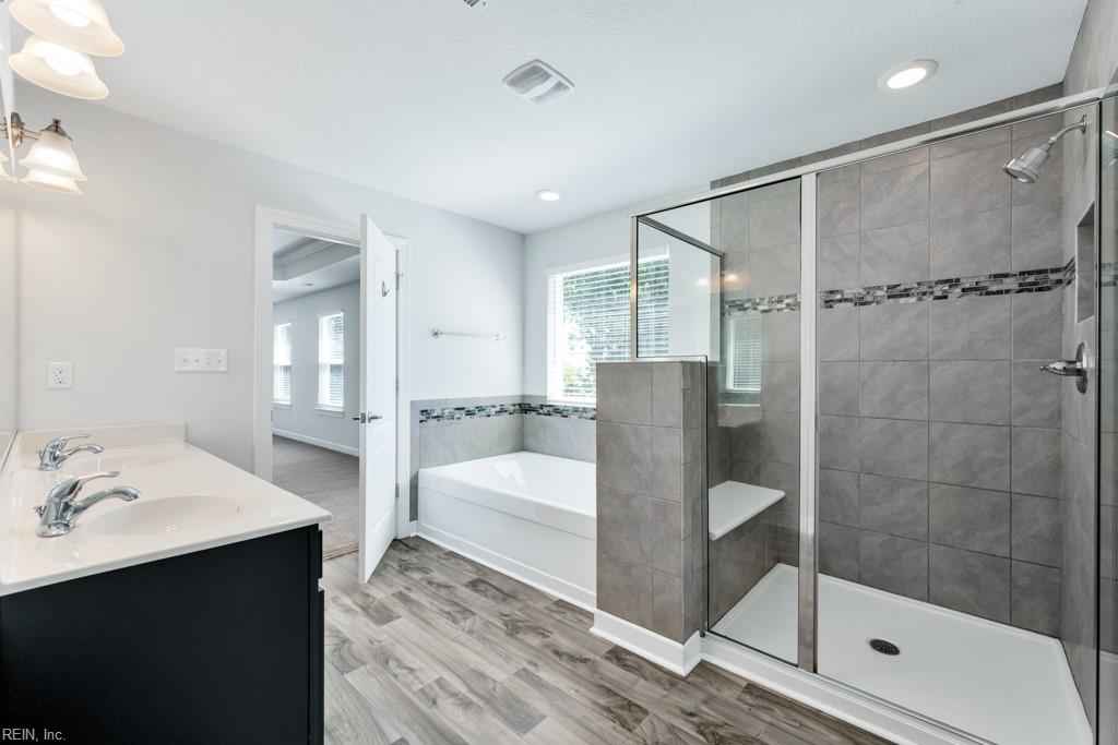 32 E Berkley DR