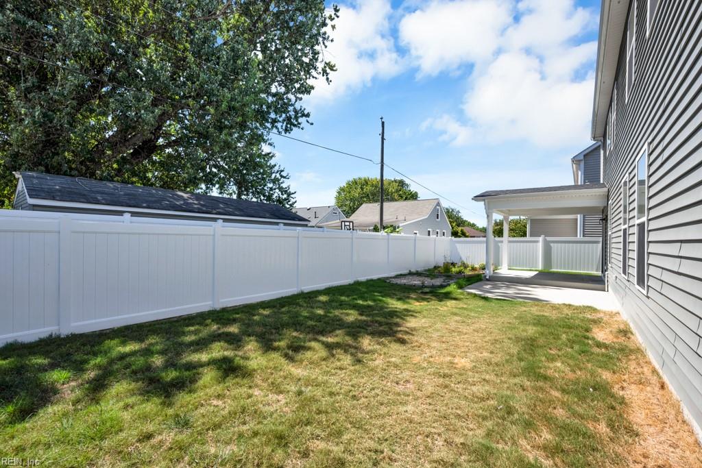 32 E Berkley DR