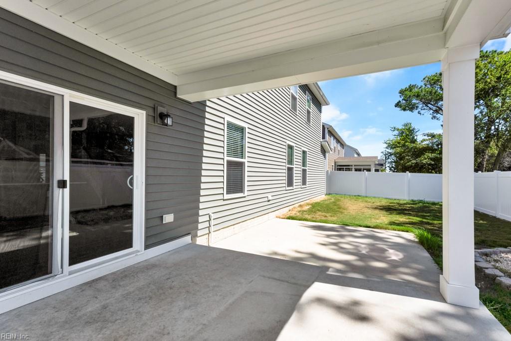 32 E Berkley DR