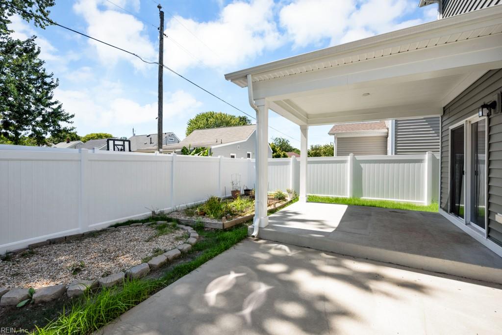 32 E Berkley DR