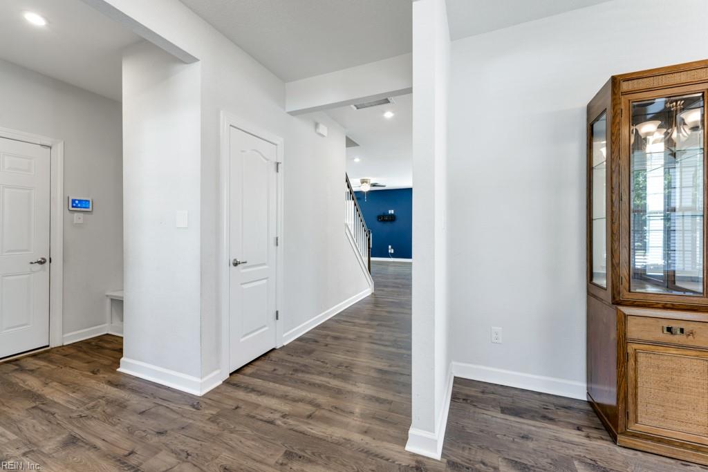 32 E Berkley DR