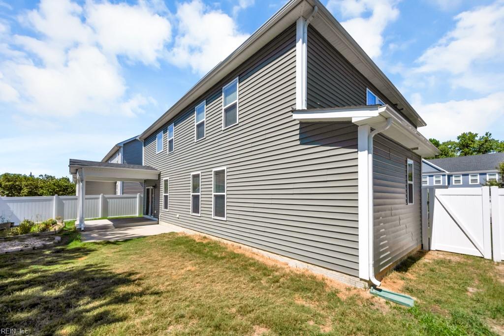 32 E Berkley DR