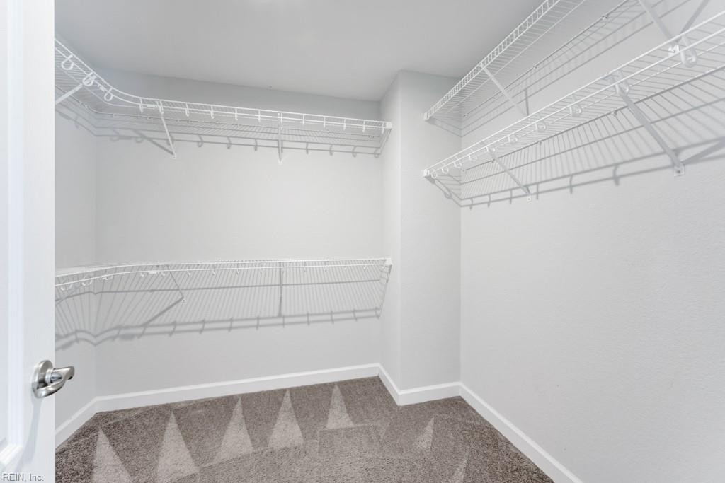 32 E Berkley DR