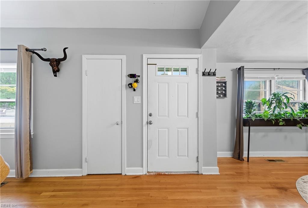 1220 Boxwood DR