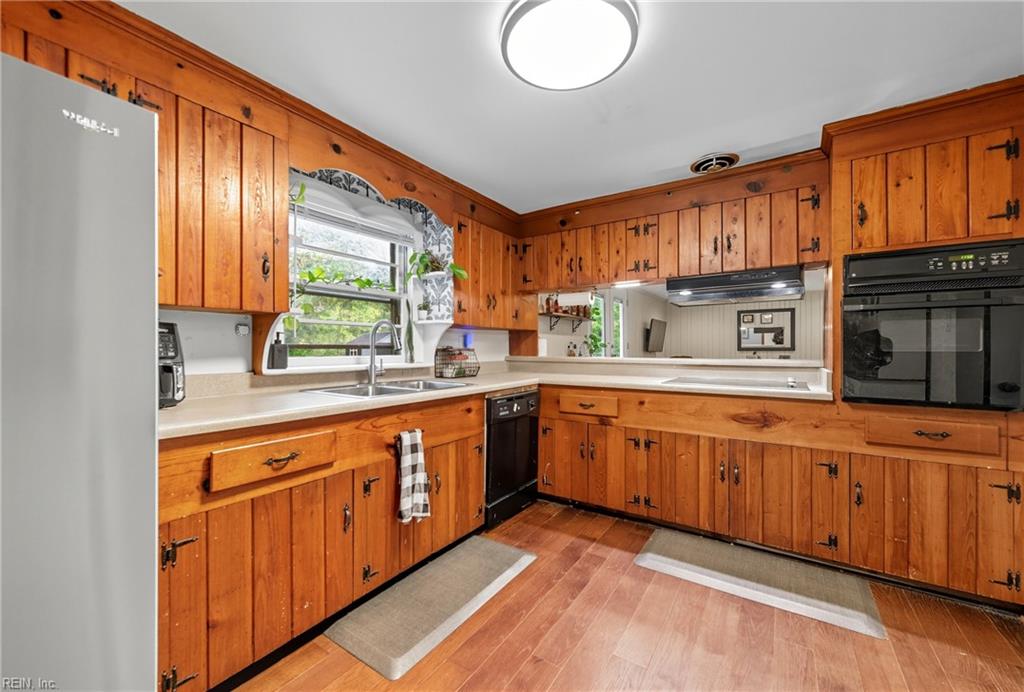 1220 Boxwood DR