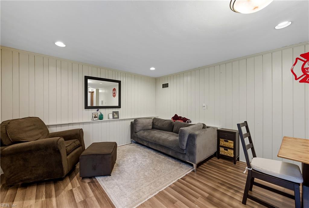 1220 Boxwood DR