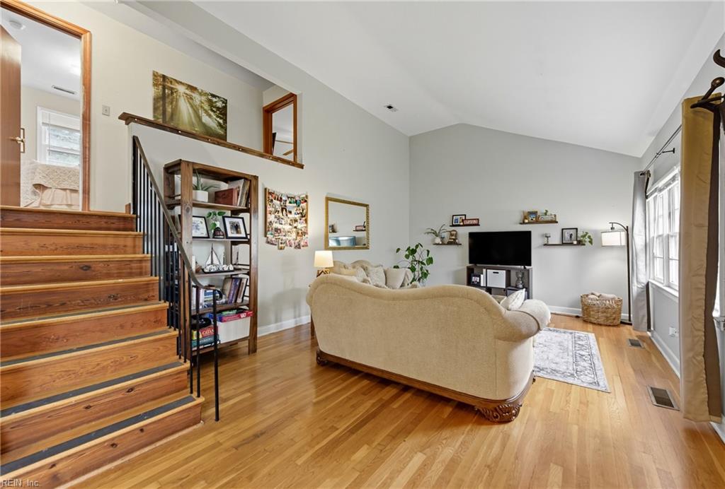 1220 Boxwood DR