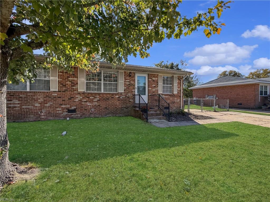 5505 Thompkins CT B