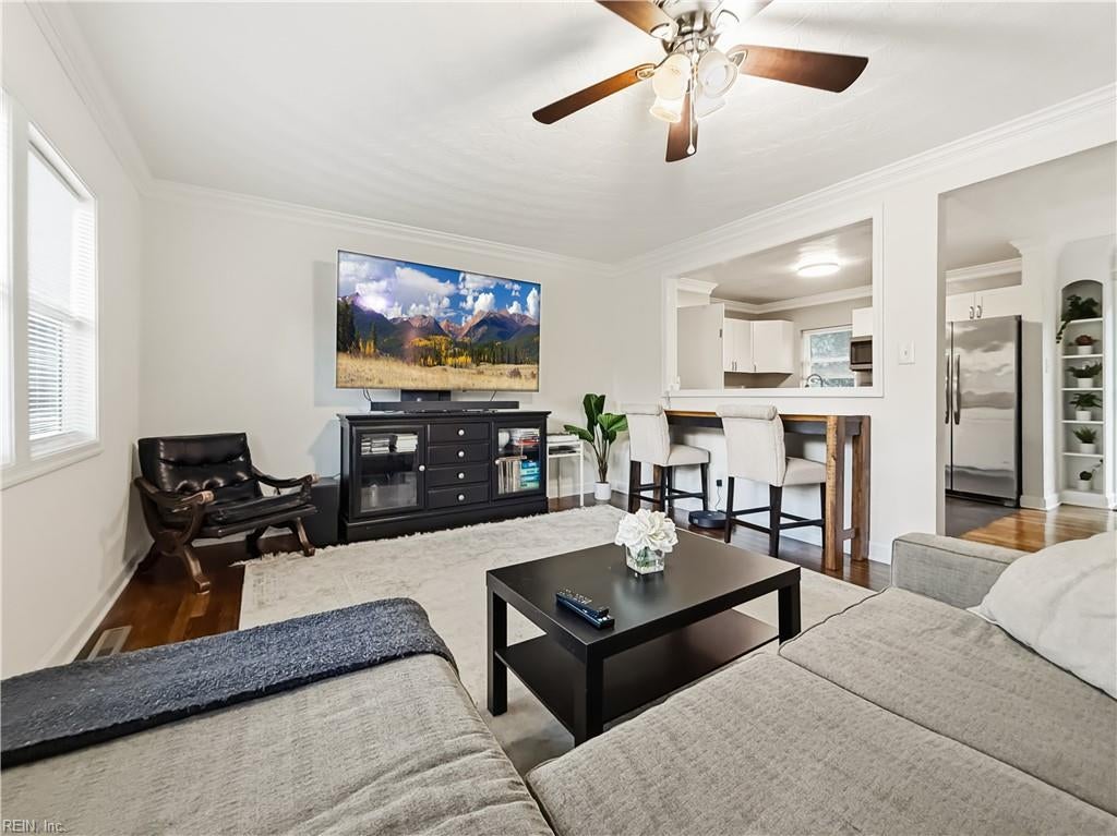 307 Beacon Hill CT