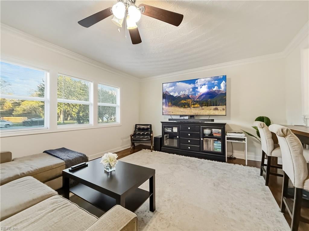 307 Beacon Hill CT