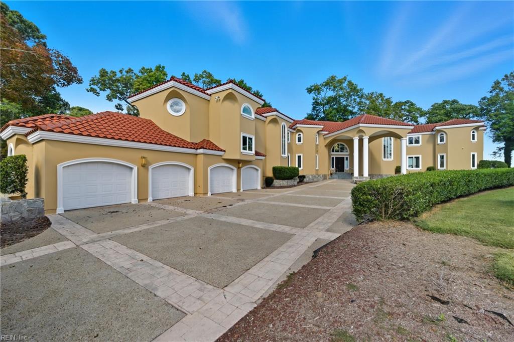 121 Windy Point DR