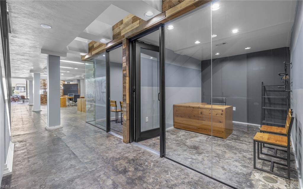 211 W Freemason ST