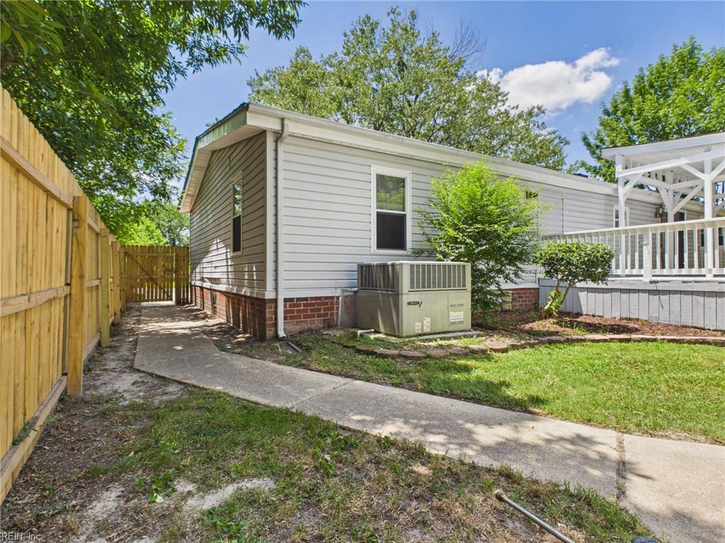 1224 Old Clubhouse RD