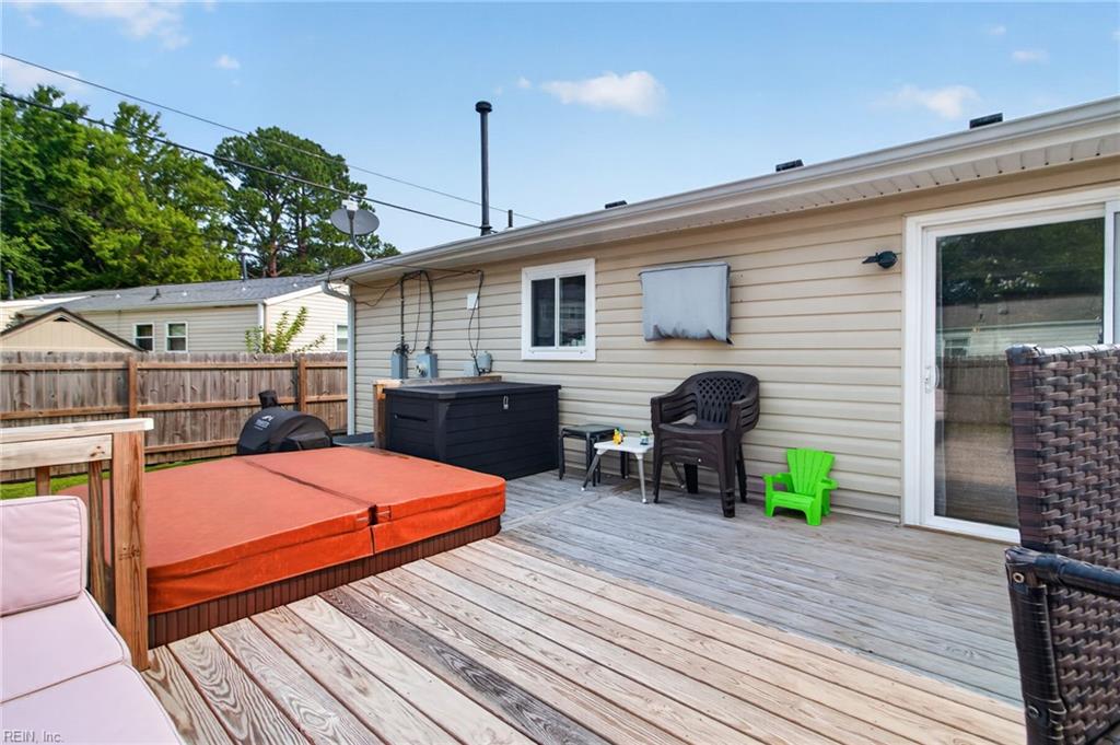 905 Kings Arms DR