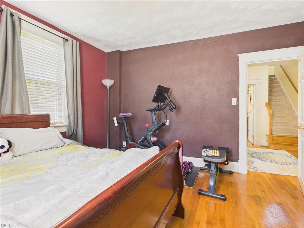 4127 W Greenway CT