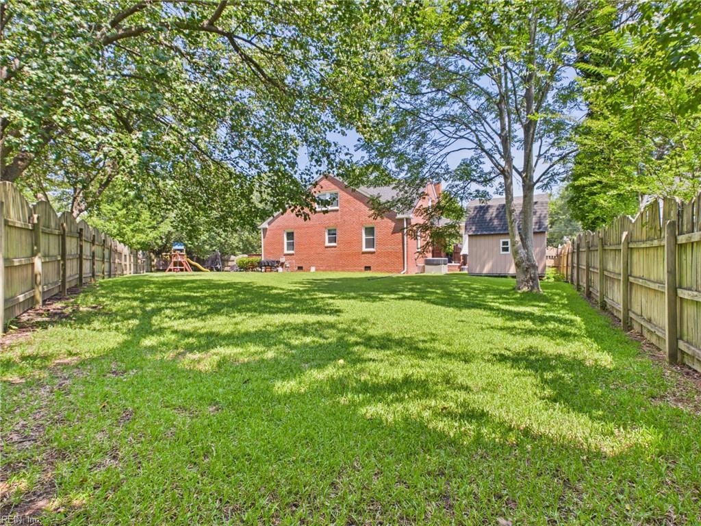 4127 W Greenway CT
