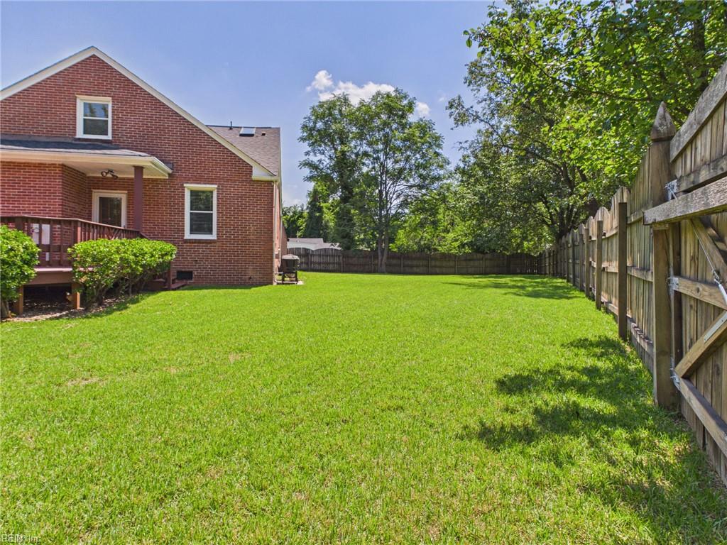 4127 W Greenway CT