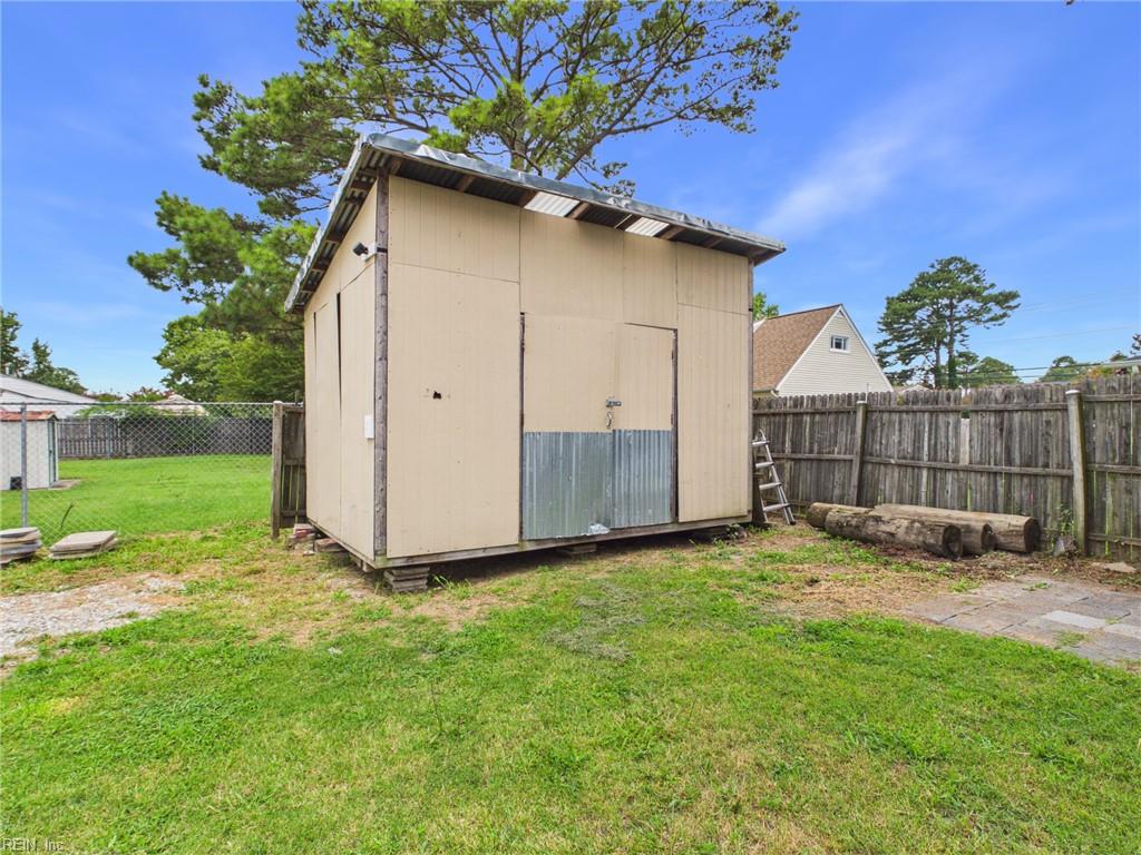 4920 Bark LN