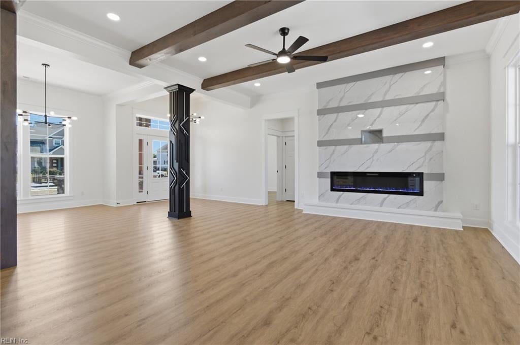 914 Maggie LN