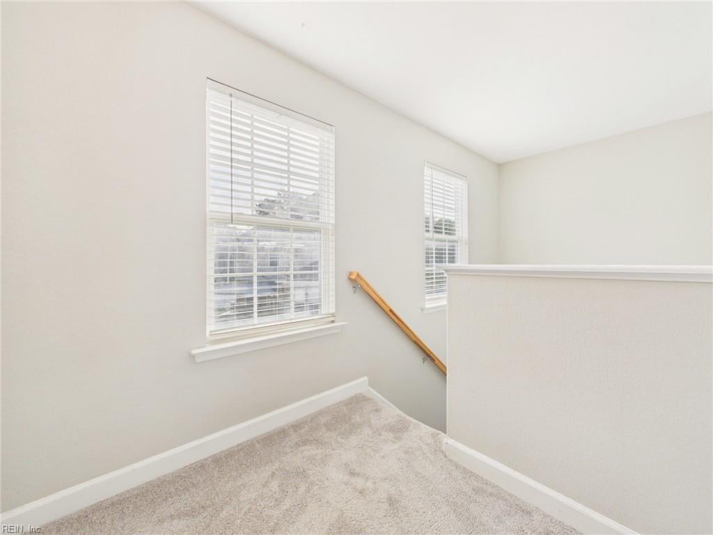 869 Shurney LN