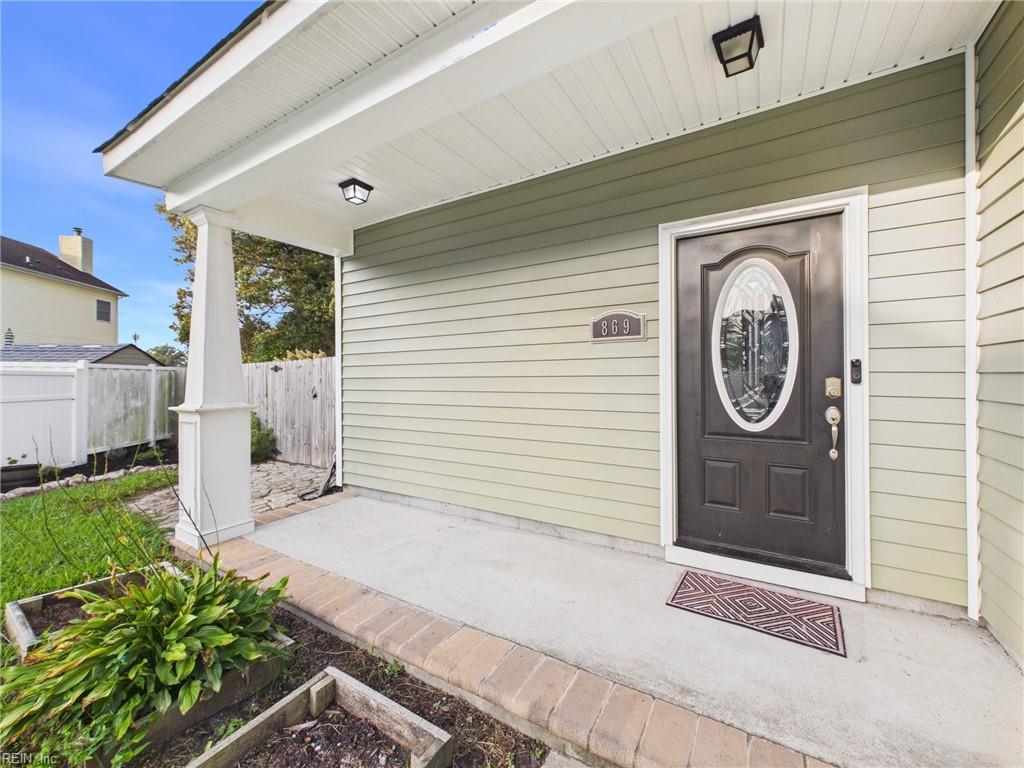 869 Shurney LN