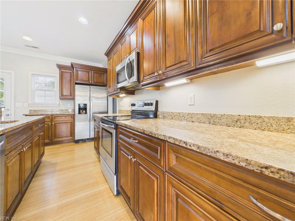 869 Shurney LN