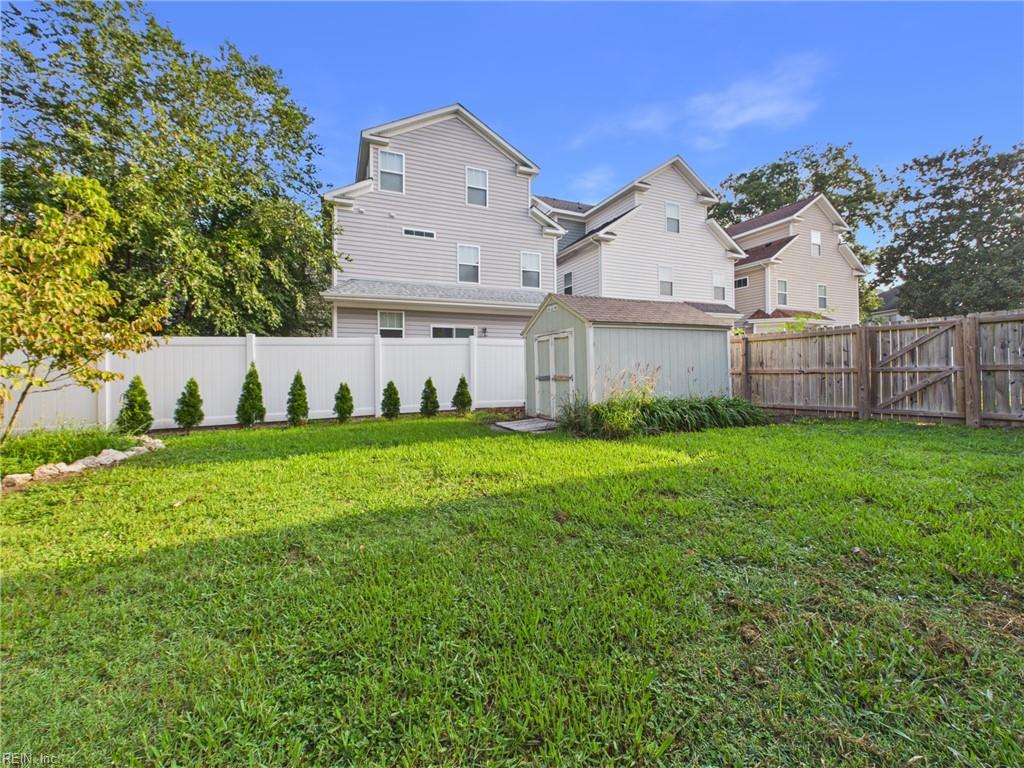 869 Shurney LN