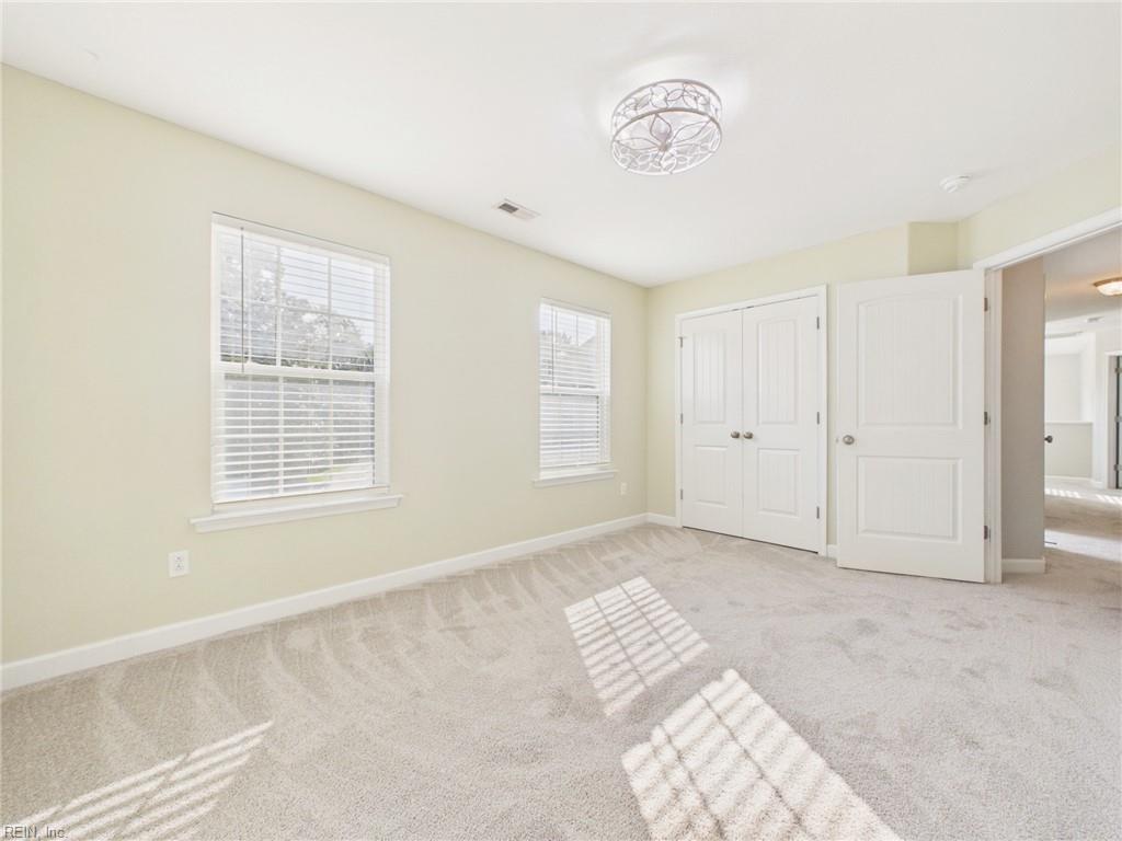 869 Shurney LN