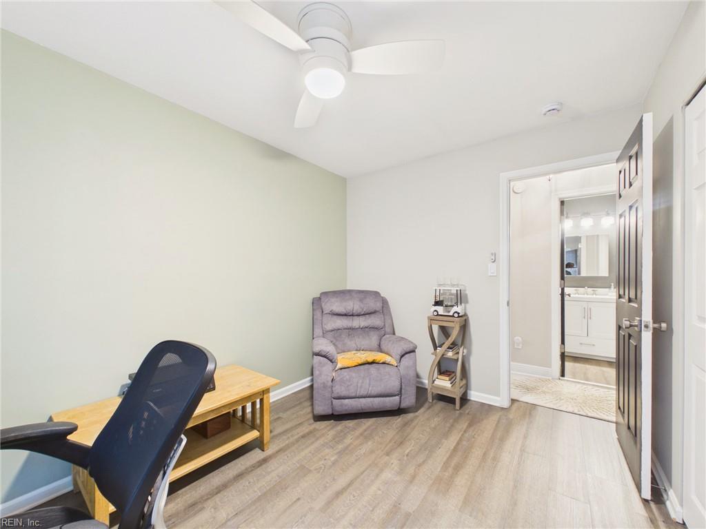 525 Hillshire WAY