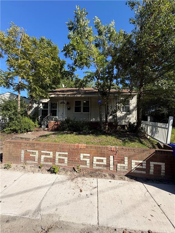 1326 Selden AVE